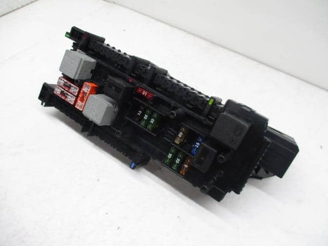 Fuse Box MERCEDES-BENZ Benz e class 2011 DBA-212256C — photo 1