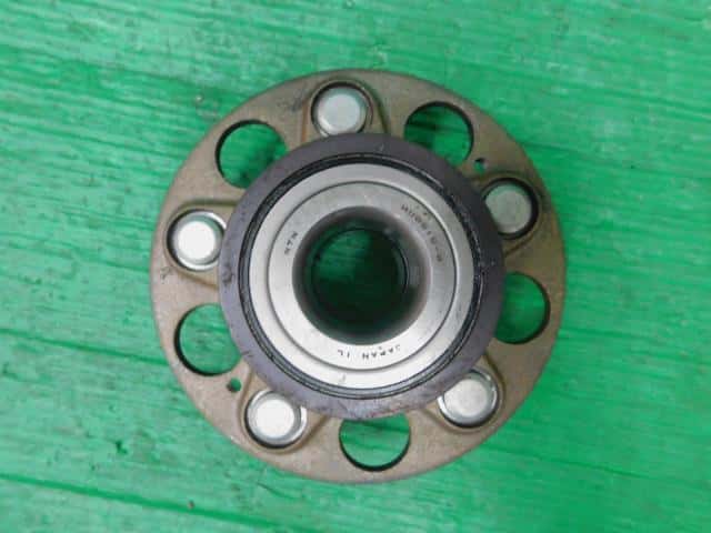 Rear Wheel Hub HONDA Edix 2005 DBA-BE3 — photo 3