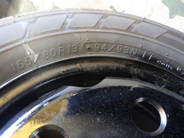 Tire/Wheel Assembly ISUZU 1996 KC-NKR71EA — photo 3