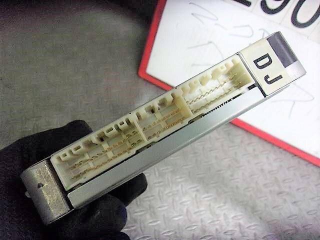 Engine Control Unit TOYOTA Mark II Qualis 2001 GF-SXV25 — photo 2