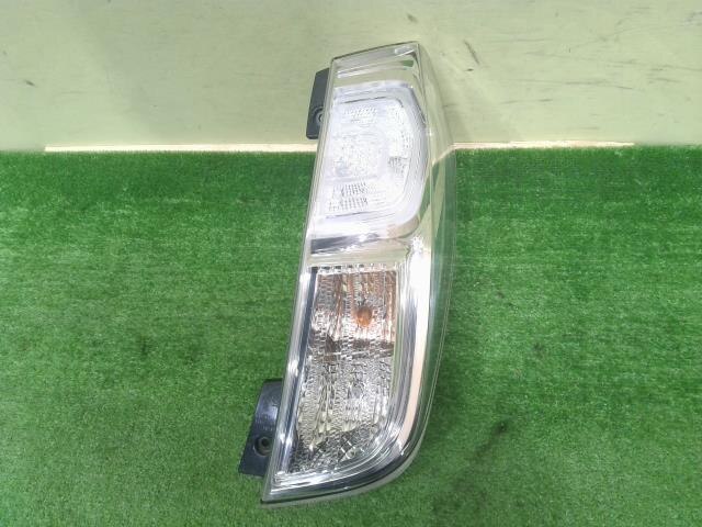 Right Tail Light NISSAN Dayz roox 2014 DBA-B21A — photo 1