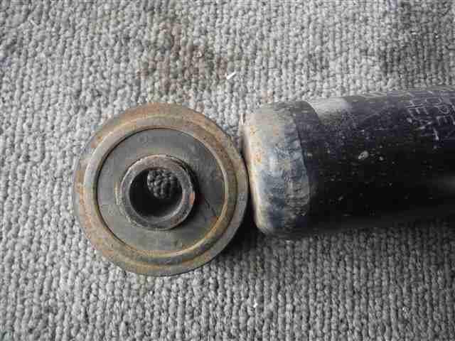 Rear Right Shock Absorber TOYOTA Passo 2005 DBA-KGC10 — photo 3