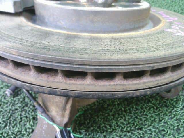 Front Right Knuckle Hub Assembly NISSAN Leaf_ 2012 ZAA-AZE0 — photo 3