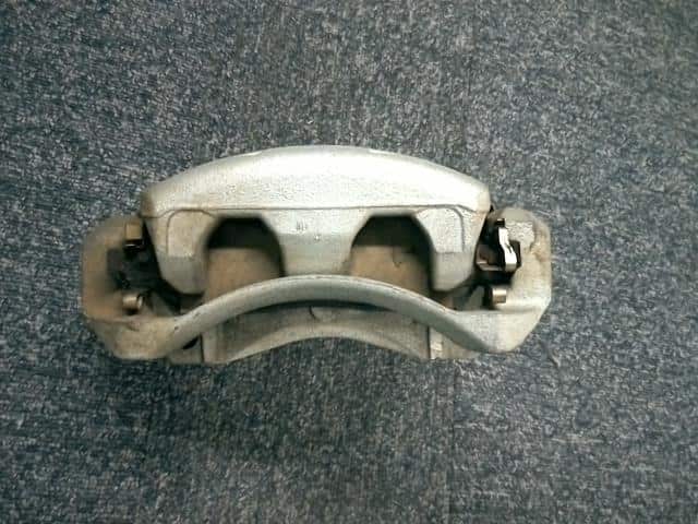 Front Left Caliper NISSAN Leaf_ 2018 ZAA-ZE1 — photo 4