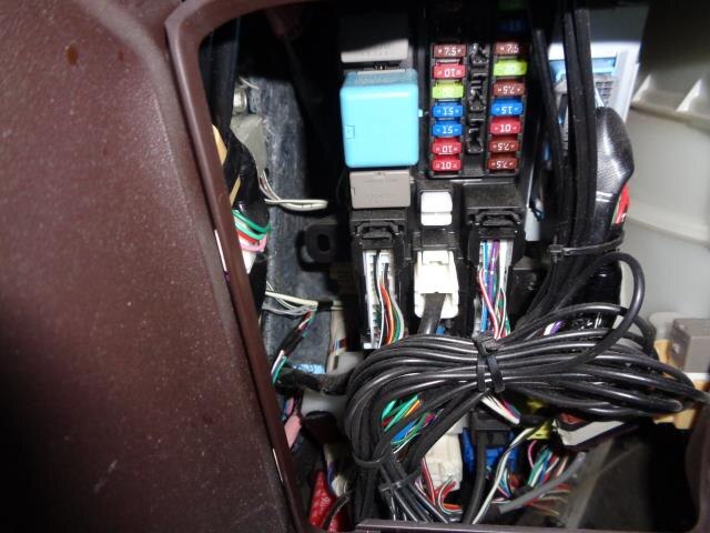 Fuse Box TOYOTA Passo 2010 DBA-NGC30 — photo 1