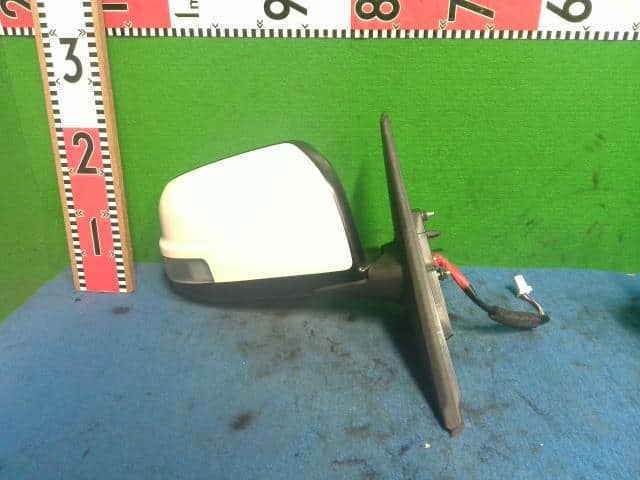 Right Side Mirror NISSAN Serena 2013 DBA-FNC26 — photo 1