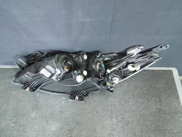 Right Headlight MAZDA Axela 2011 DBA-BLEAW BDG7510K0L — photo 2