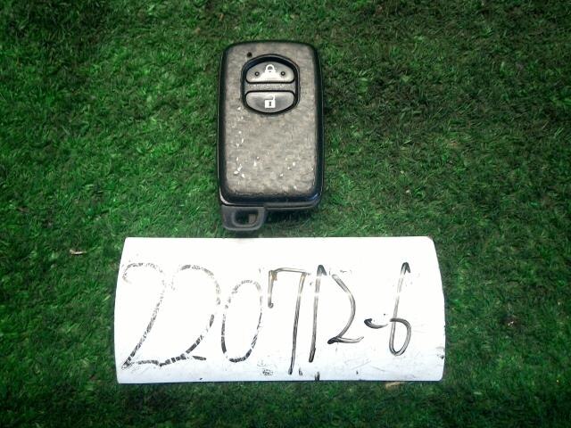 Keyless Entry Remote Control Key TOYOTA Prius 2009 DAA-ZVW30 — photo 3