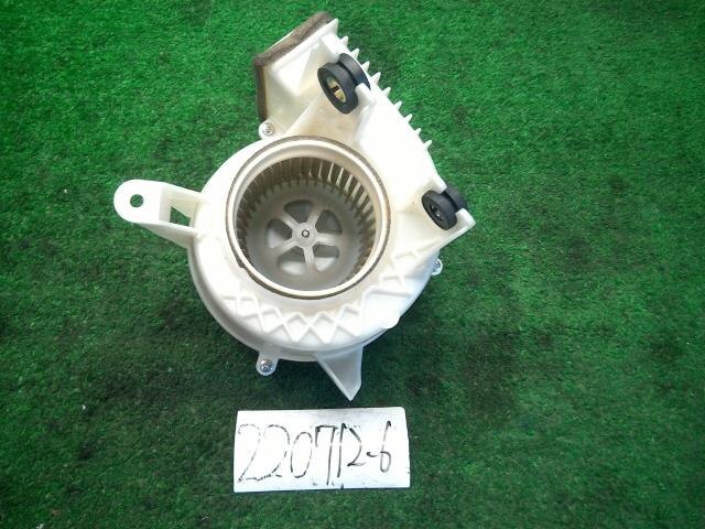 Blower Motor TOYOTA Prius 2009 DAA-ZVW30 — photo 1