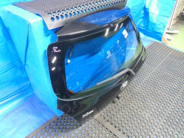 Back Door Assembly TOYOTA Vitz 2006 DBA-KSP90 — photo 7