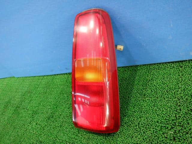 Right Tail Light SUZUKI Jimny 1999 GH-JB23W 3565081A00 — photo 2