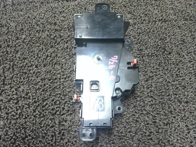 A/C Control Panel TOYOTA Sienta 2017 DAA-NHP170G — photo 2