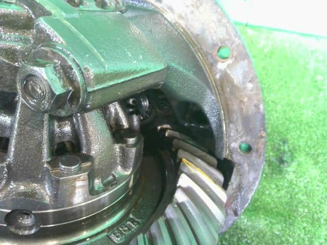Rear Rigid Differential Assembly HINO Dutro 2004 PB-XZU301X 411208300 — photo 9
