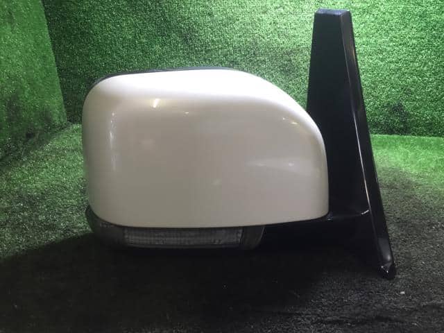 Right Side Mirror MITSUBISHI Delica D5 2011 DBA-CV4W — photo 1