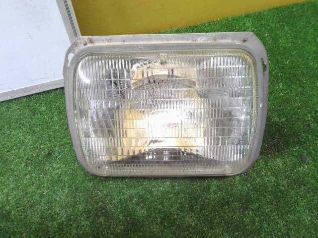Left Headlight DAIHATSU Hijet 1992 V-S83P 8111087D86000 — photo 2