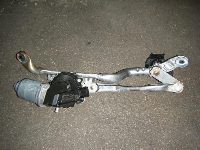 Front Wiper Motor TOYOTA Ractis 2011 DBA-NCP120 — photo 2