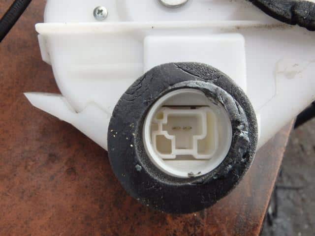 Front Left Door Lock Actuator SUZUKI Alto 2010 DBA-HA25S — photo 3