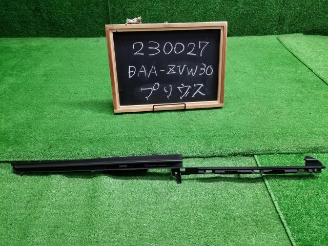 Interior Parts TOYOTA Prius 2015 DAA-ZVW30 — photo 1