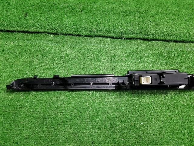 Interior Parts TOYOTA Prius 2015 DAA-ZVW30 — photo 6