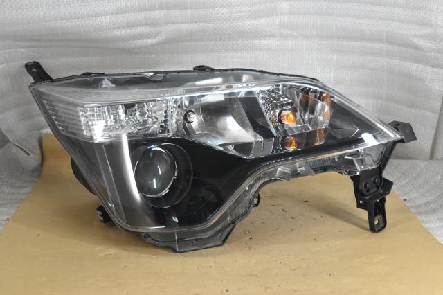 Right Headlight TOYOTA Spade 2012 DBA-NCP141 — photo 2