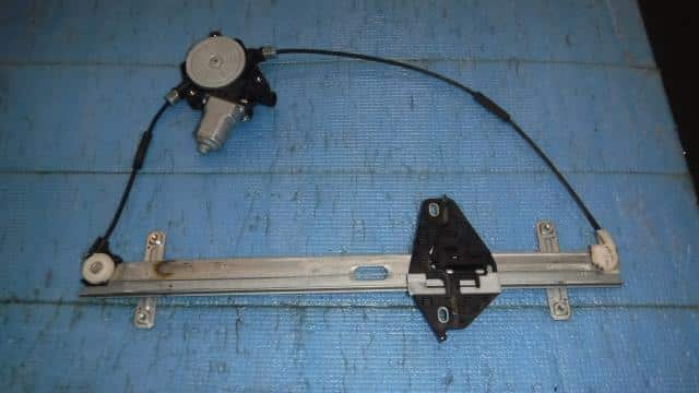 Rear Left Door Regulator HONDA Step Wagon 2011 DBA-RK6 — photo 1