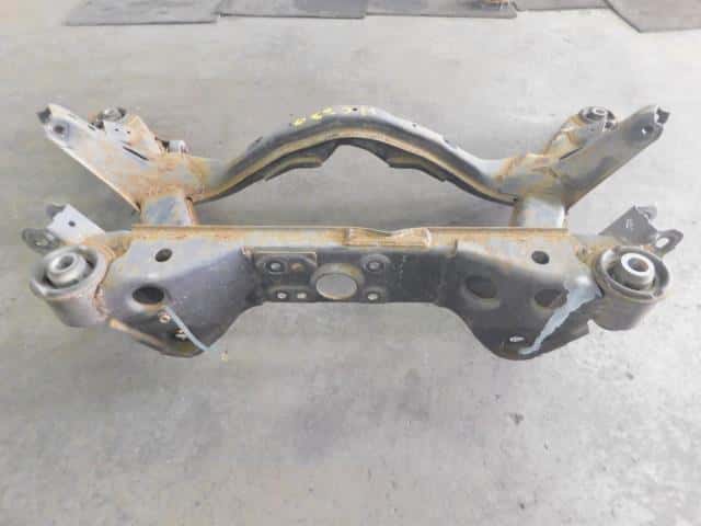 Rear Member Assembly NISSAN Laurel 1989 E-HC33 5540085L22 — photo 3