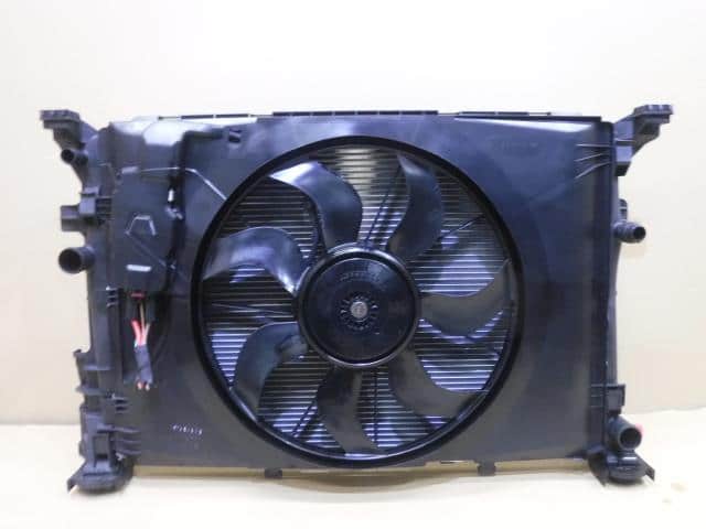 Radiator MERCEDES-BENZ Benz a class 2014 DBA-176042 — photo 1