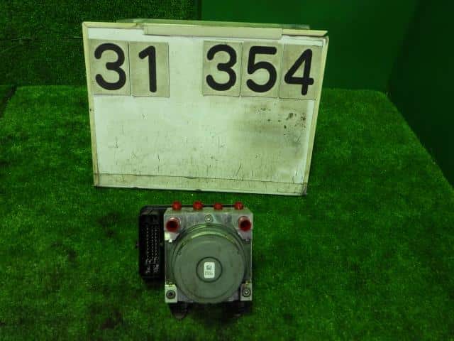 ABS Actuator SUZUKI Spacia 2015 DAA-MK42S 5613065RM0 — photo 1
