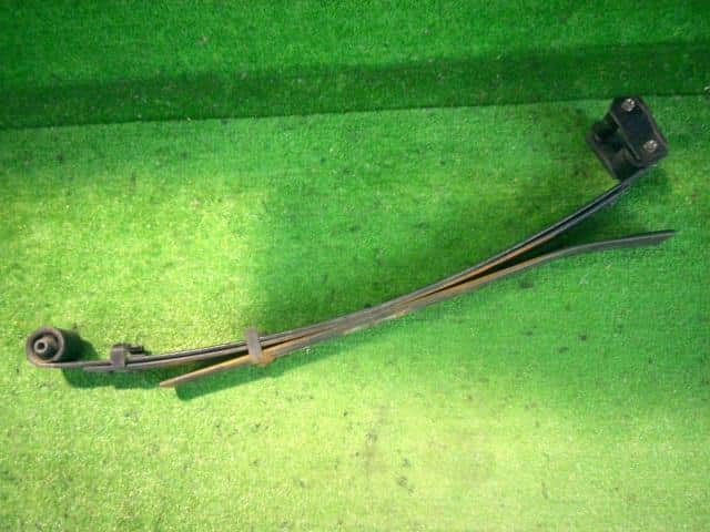 Rear Right Leaf Spring Assembly SUZUKI Carry 2002 LE-DA63T 4131067H10 — photo 1