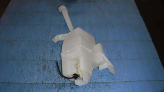 Windshield Washer Tank NISSAN X-Trail 2011 DBA-NT31 — photo 2