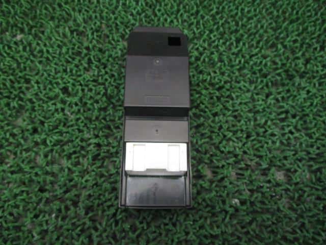 Power Window Switch SUZUKI MR Wagon 2006 DBA-MF22S — photo 5