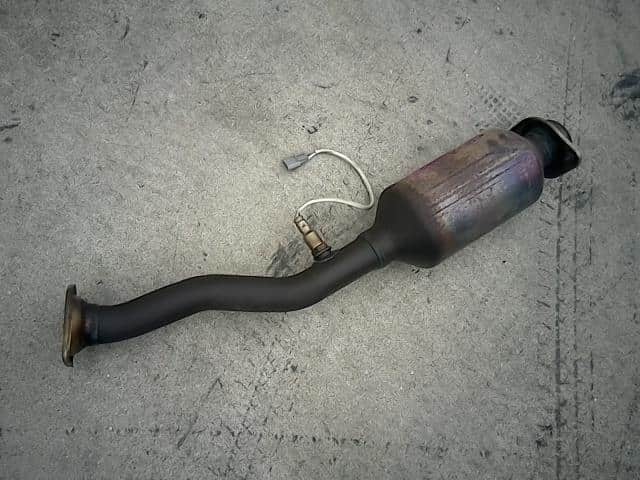 Front Exhaust Pipe NISSAN Note 2015 DBA-E12 — photo 1