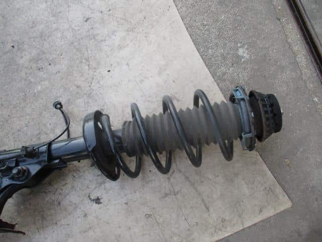 Front Right Strut Assembly HONDA 2015 DAA-GP7 — photo 2