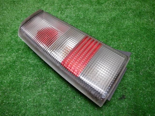 Left Tail Light TOYOTA bB 2005 CBA-NCP35 — photo 3