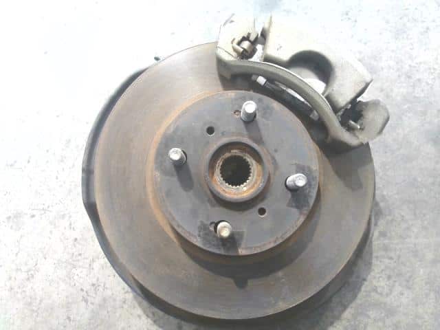 Front Right Knuckle Hub Assembly TOYOTA Belta 2009 DBA-SCP92 — photo 1
