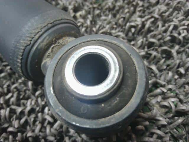 Rear Left Shock Absorber NISSAN Note 2016 DAA-HE12 — photo 2