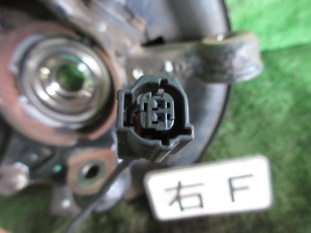 Front Right Strut Assembly TOYOTA Noah 2009 DBA-ZRR70 — photo 3