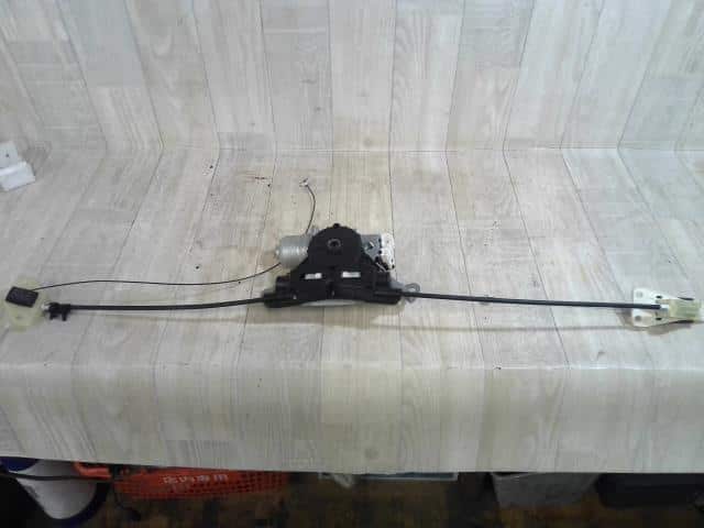 Left Power Slide Door Motor NISSAN Elgrand 2010 DBA-TNE52 — photo 2