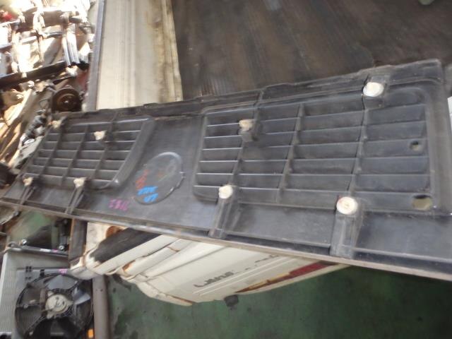 Radiator Grille NISSAN Clipper 2008 GBD-U71 — photo 2