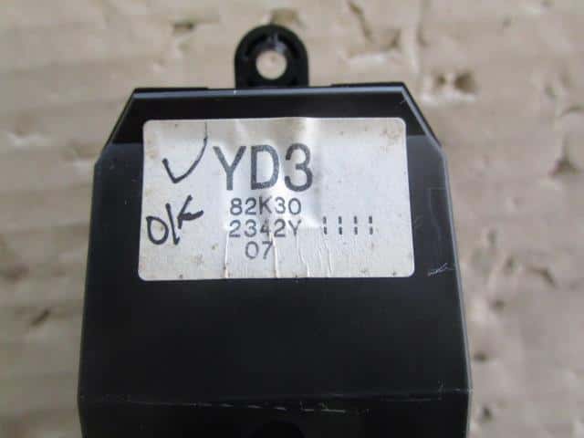Power Window Switch SUZUKI Alto 2012 DBA-HA25S — photo 3