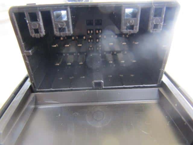 Power Window Switch SUZUKI Alto 2012 DBA-HA25S — photo 4