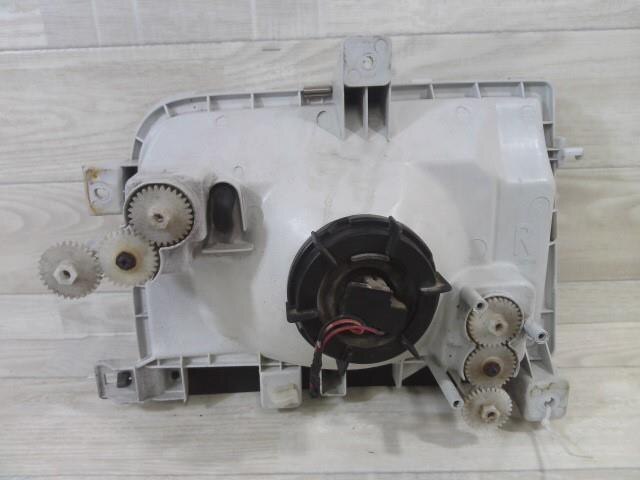 Right Headlight NISSAN Atlas 1997 KG-SR8F23 — photo 2