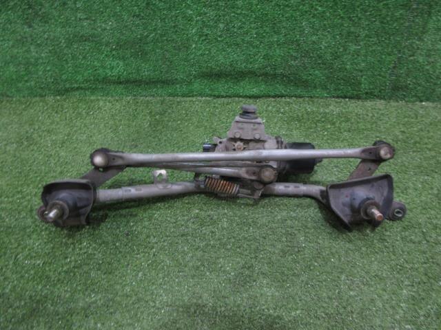 Front Wiper Motor TOYOTA Prius Alpha 2012 DAA-ZVW41 — photo 1