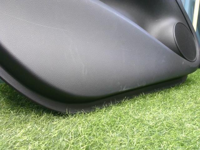 Front Left Door Trim TOYOTA Sienta 2019 6AA-NHP170G — photo 6