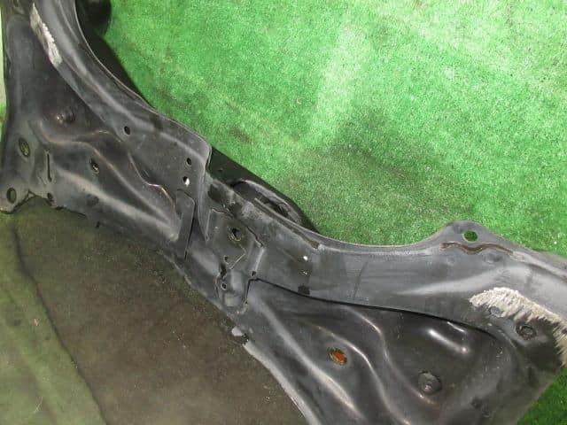 Front Member TOYOTA Aqua 2014 DAA-NHP10 — photo 5