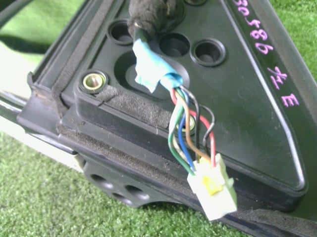Left Side Mirror MITSUBISHI Pajero 2004 LA-V73W — photo 4