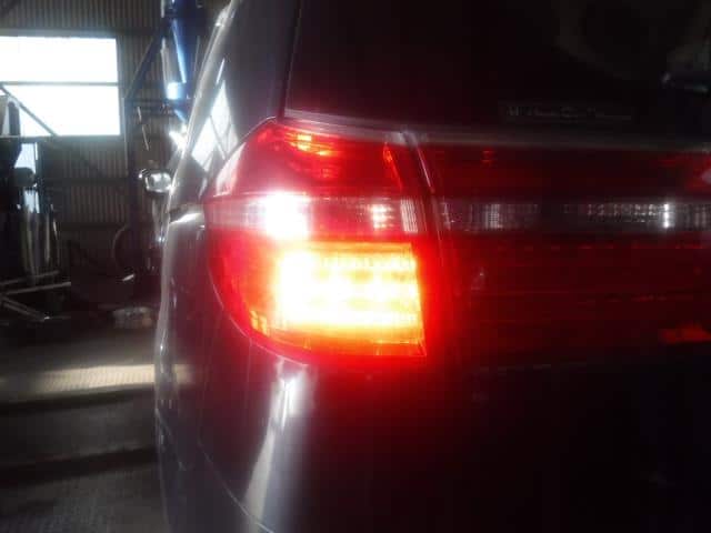 Left Tail Light HONDA Elysion 2010 DBA-RR1 — photo 3