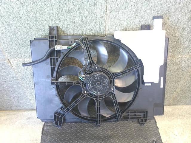 Radiator Cooling Fan NISSAN Cube 2009 DBA-Z12 — photo 1