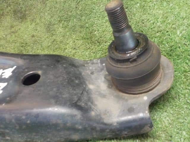 Front Left Lower Control Arm SUZUKI Swift 2011 DBA-ZD72S 4520271L00 — photo 2