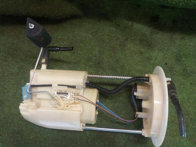 Fuel Pump SUZUKI Swift 2011 DBA-ZD72S 1510071L10 — photo 2